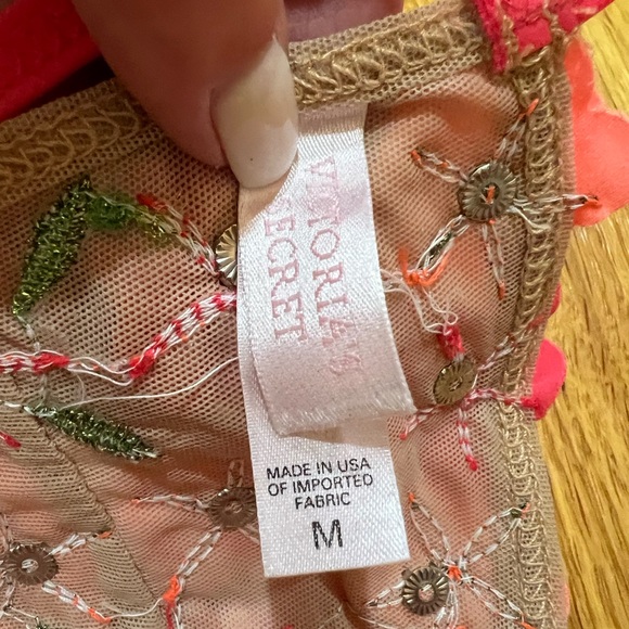 NWOT Victoria’s Secret Triangle Medium Bikini Top 🌸 Vintage. - Picture 5 of 5